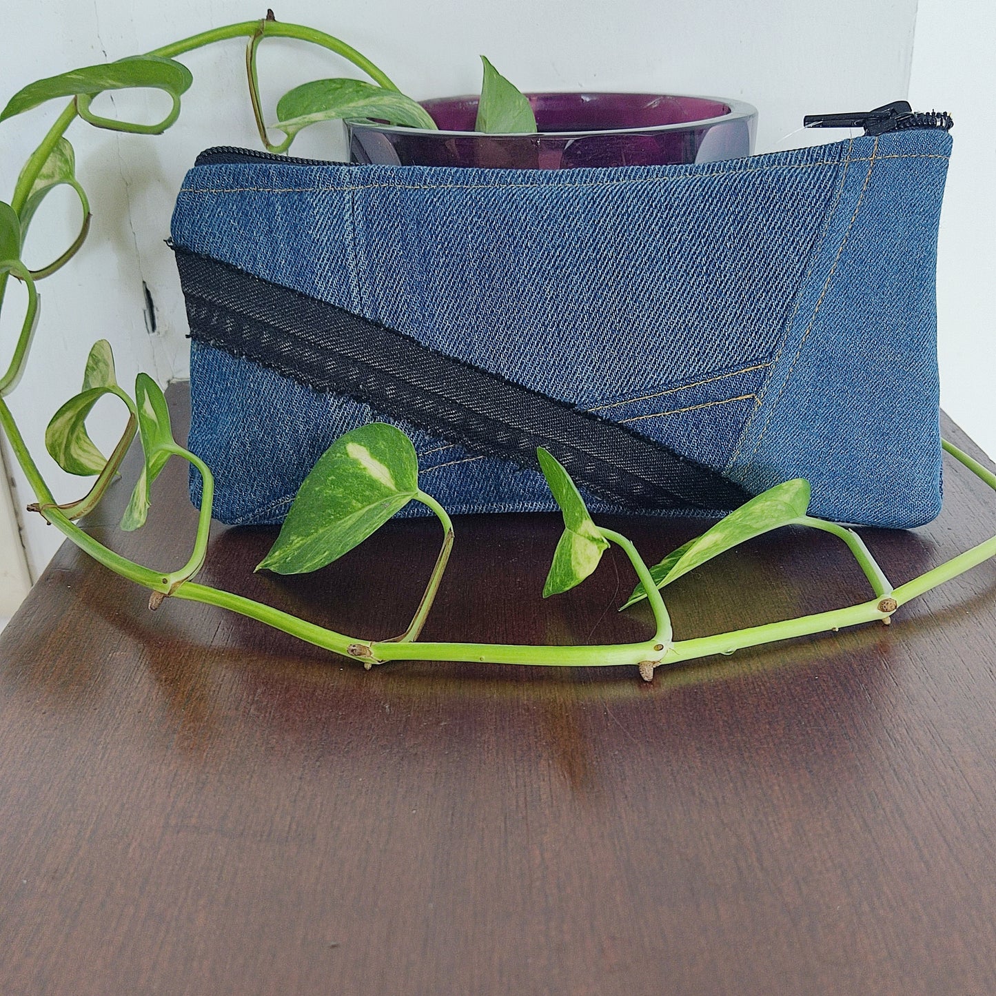 Slash -  Sustainable  Zippered Pouch