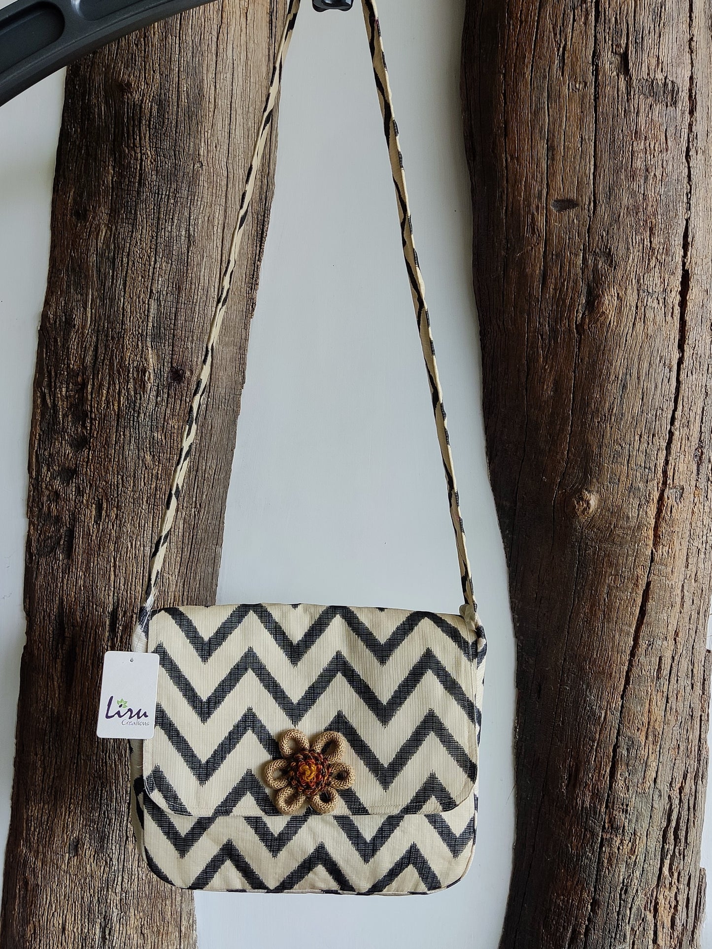 Jagged - A Sustainable Purse