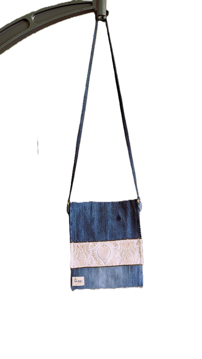 Whitegold Messenger Bag