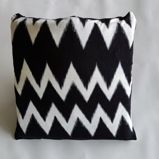 Jaws - A Sustainable Knitted Cushion Cover - 1pc