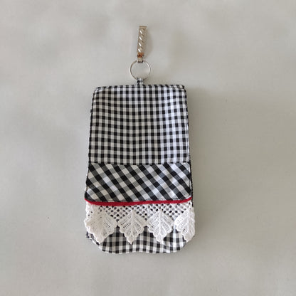 Checked - A Sustainable Mobile Pouch