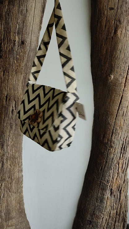 Jagged - A Sustainable Purse